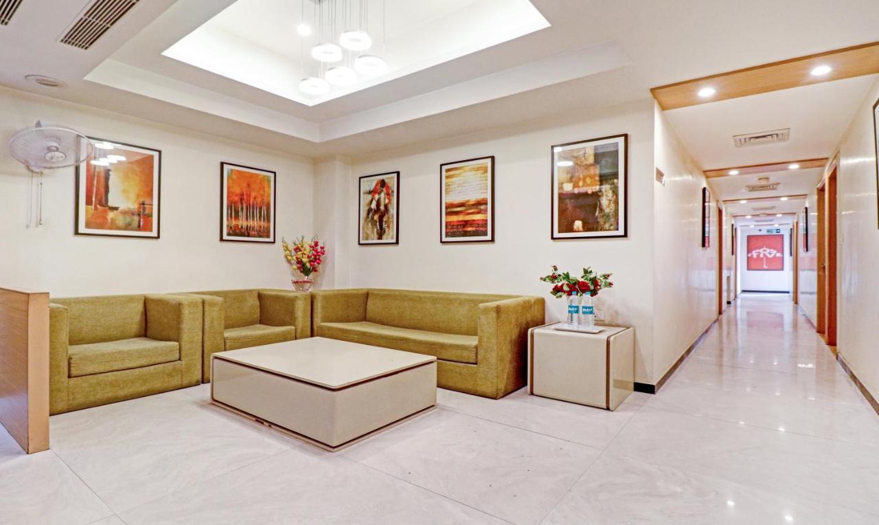 Treebo Galaxy Rooms New Delhi Exteriör bild