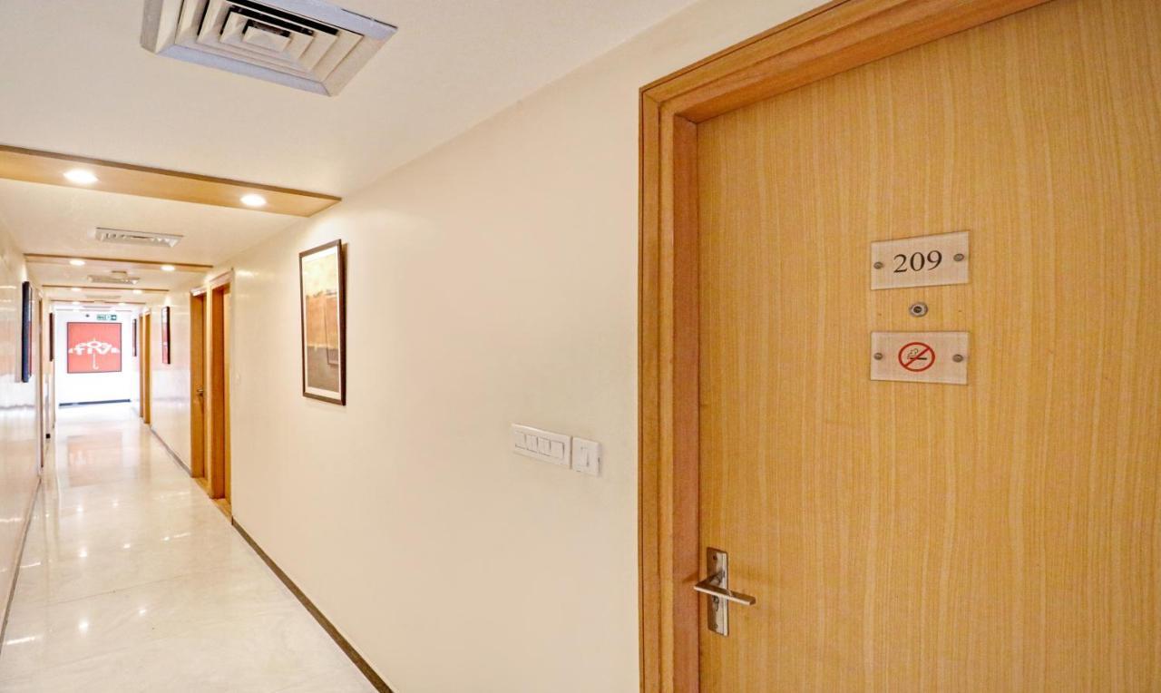 Treebo Galaxy Rooms New Delhi Exteriör bild
