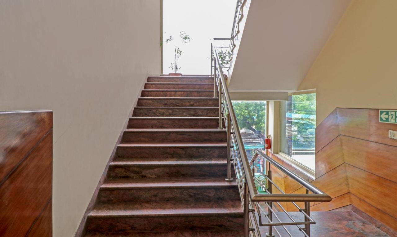 Treebo Galaxy Rooms New Delhi Exteriör bild